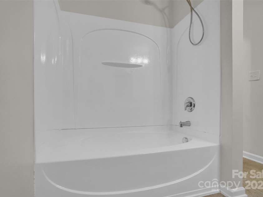 5237 Ficus Tree Lane, Charlotte, NC 28215.  MLS# CAR4288563, YatesRealty ID 26397. 