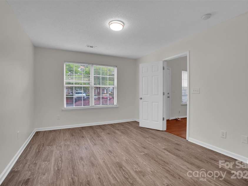 5237 Ficus Tree Lane, Charlotte, NC 28215.  MLS# CAR4288563, YatesRealty ID 26397. 