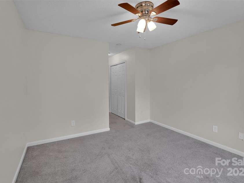 5237 Ficus Tree Lane, Charlotte, NC 28215.  MLS# CAR4288563, YatesRealty ID 26397. 