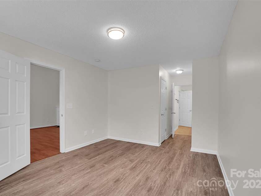 5237 Ficus Tree Lane, Charlotte, NC 28215.  MLS# CAR4288563, YatesRealty ID 26397. 