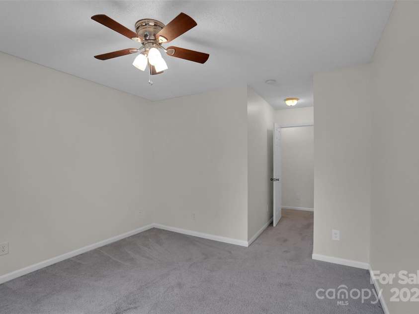 5237 Ficus Tree Lane, Charlotte, NC 28215.  MLS# CAR4288563, YatesRealty ID 26397. 