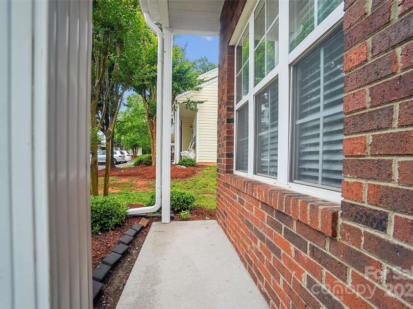 5237 Ficus Tree Lane, Charlotte, NC 28215.  MLS# CAR4288563, YatesRealty ID 26397. 