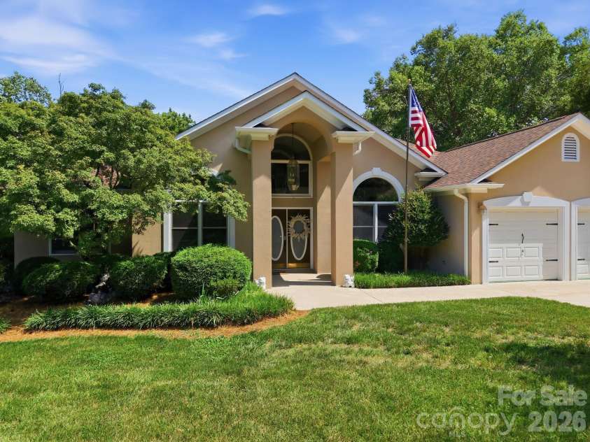 20127 Chapel Point Lane, Cornelius, NC 28031.  MLS# CAR4387652, YatesRealty ID 26399. 