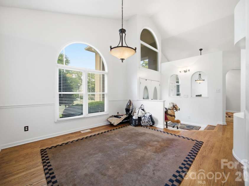20127 Chapel Point Lane, Cornelius, NC 28031.  MLS# CAR4387652, YatesRealty ID 26399. 