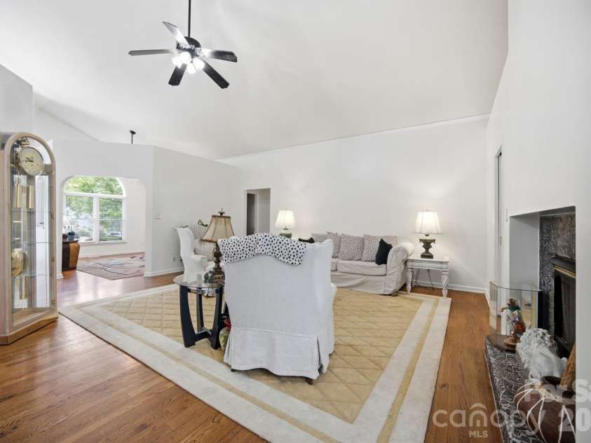 20127 Chapel Point Lane, Cornelius, NC 28031.  MLS# CAR4387652, YatesRealty ID 26399. 