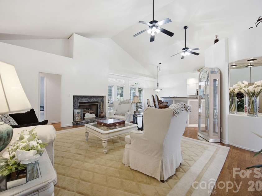 20127 Chapel Point Lane, Cornelius, NC 28031.  MLS# CAR4387652, YatesRealty ID 26399. 