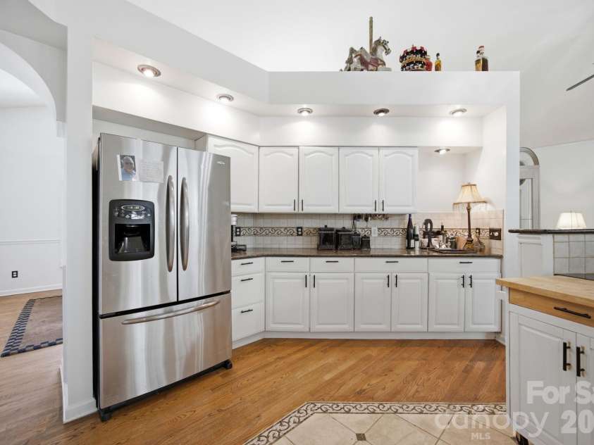 20127 Chapel Point Lane, Cornelius, NC 28031.  MLS# CAR4387652, YatesRealty ID 26399. 