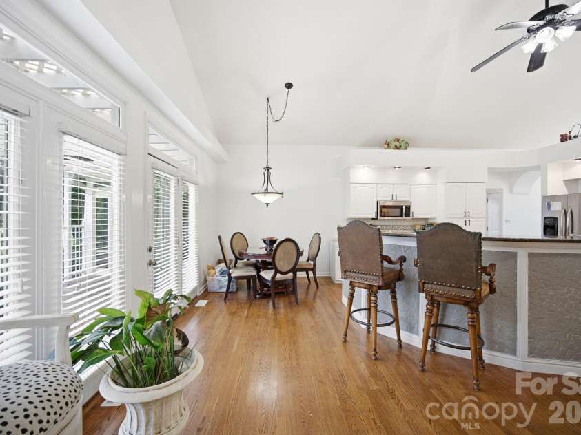 20127 Chapel Point Lane, Cornelius, NC 28031.  MLS# CAR4387652, YatesRealty ID 26399. 
