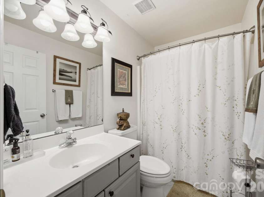 20127 Chapel Point Lane, Cornelius, NC 28031.  MLS# CAR4387652, YatesRealty ID 26399. 