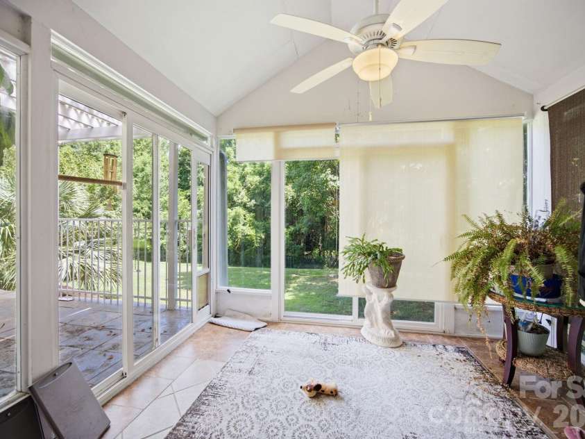 20127 Chapel Point Lane, Cornelius, NC 28031.  MLS# CAR4387652, YatesRealty ID 26399. 