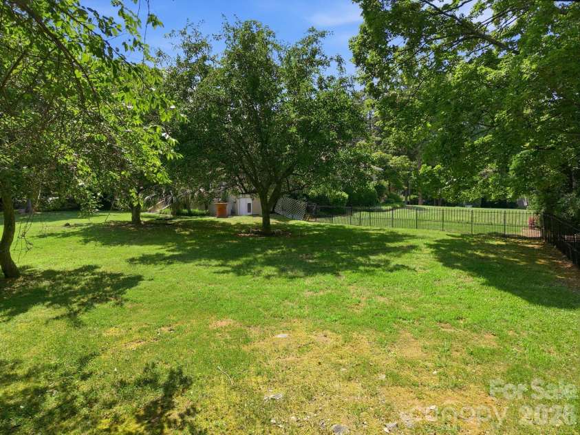 20127 Chapel Point Lane, Cornelius, NC 28031.  MLS# CAR4387652, YatesRealty ID 26399. 