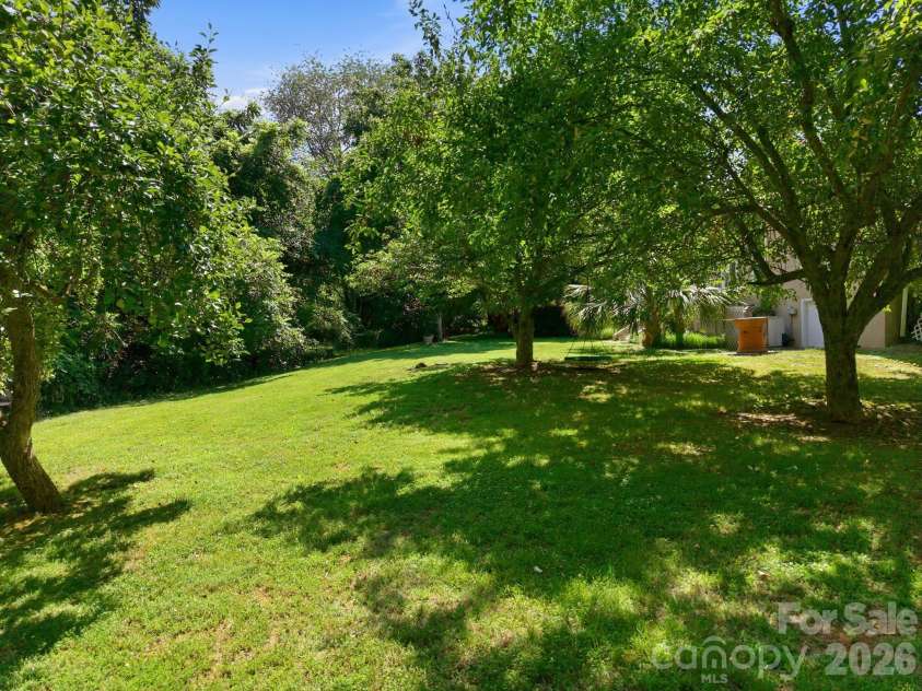 20127 Chapel Point Lane, Cornelius, NC 28031.  MLS# CAR4387652, YatesRealty ID 26399. 