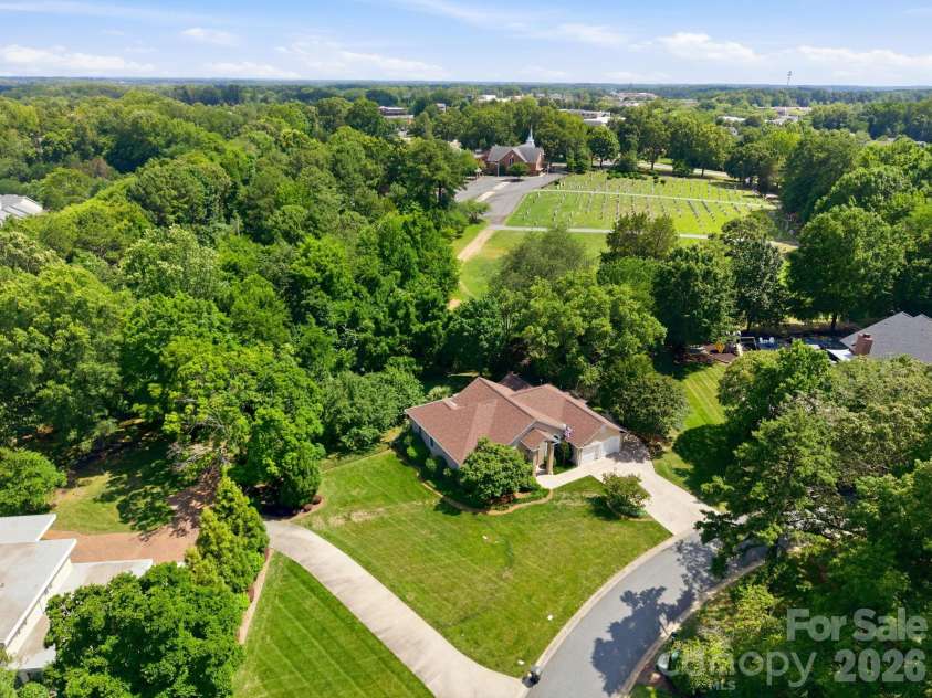 20127 Chapel Point Lane, Cornelius, NC 28031.  MLS# CAR4387652, YatesRealty ID 26399. 
