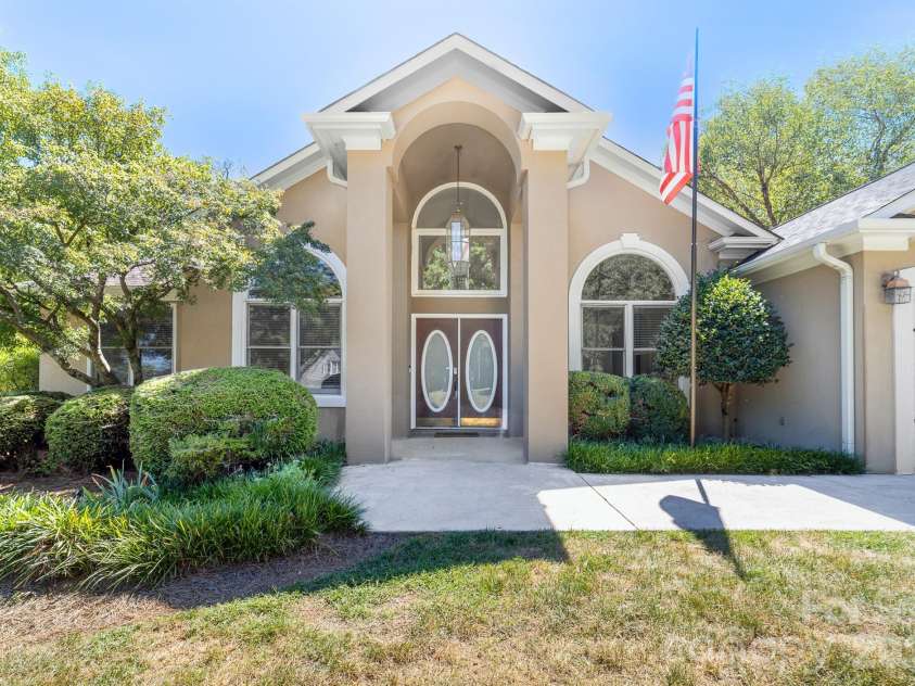 20127 Chapel Point Lane, Cornelius, NC 28031.  MLS# CAR4423446, YatesRealty ID 26399. 