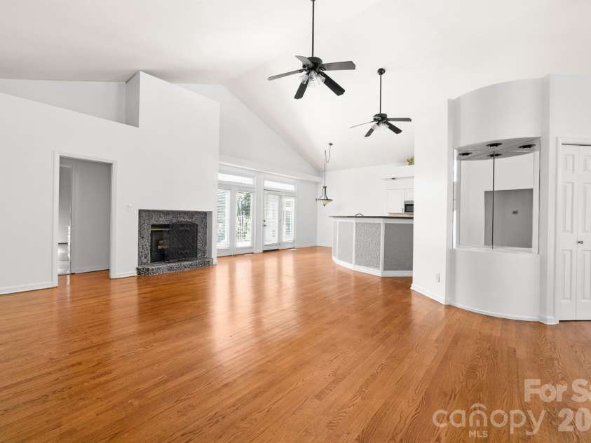 20127 Chapel Point Lane, Cornelius, NC 28031.  MLS# CAR4423446, YatesRealty ID 26399. Family Room