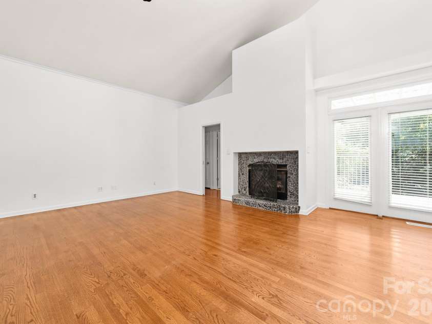 20127 Chapel Point Lane, Cornelius, NC 28031.  MLS# CAR4423446, YatesRealty ID 26399. Family Room