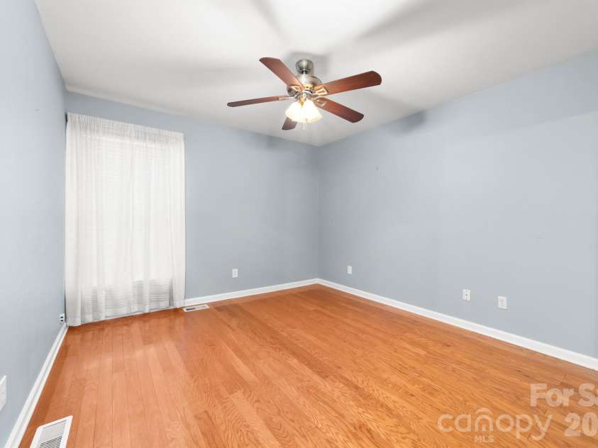 20127 Chapel Point Lane, Cornelius, NC 28031.  MLS# CAR4423446, YatesRealty ID 26399. Guest Room 1
