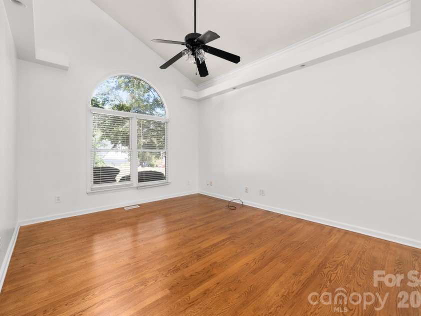 20127 Chapel Point Lane, Cornelius, NC 28031.  MLS# CAR4423446, YatesRealty ID 26399. Living Room
