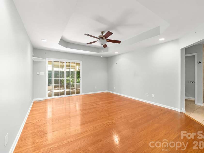 20127 Chapel Point Lane, Cornelius, NC 28031.  MLS# CAR4423446, YatesRealty ID 26399. Primary Bedroom
