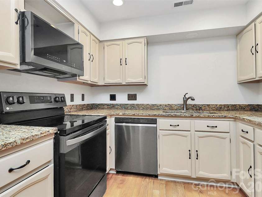 16 Woodvine Lane, Clover, SC 29710.  MLS# CAR4303329, YatesRealty ID 2640. 