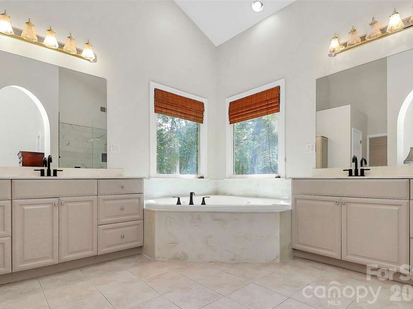 16 Woodvine Lane, Clover, SC 29710.  MLS# CAR4303329, YatesRealty ID 2640. 