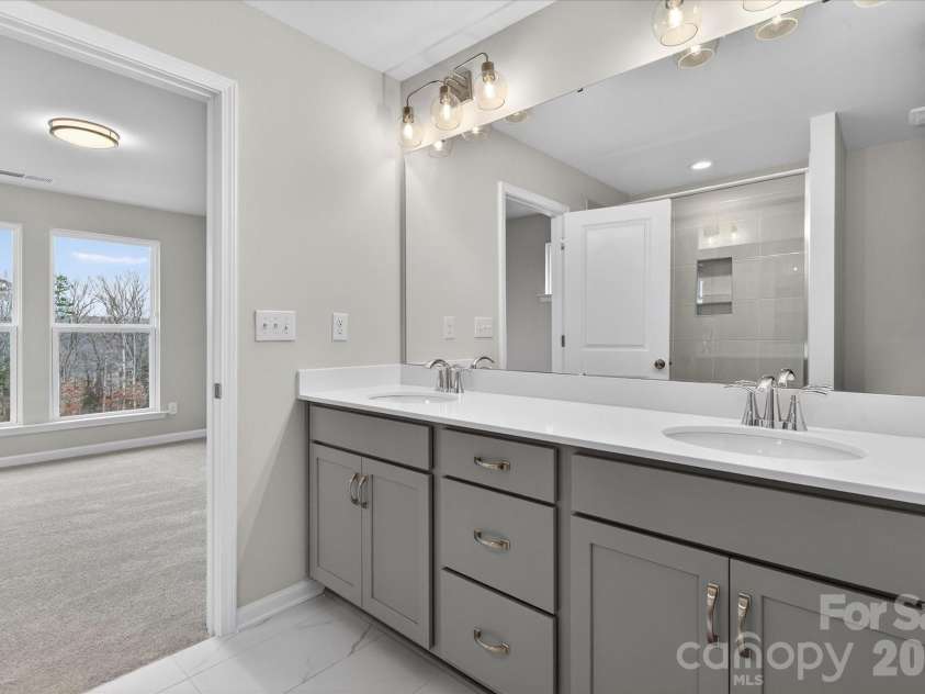 228 Ferebee Place, Charlotte, NC 28213.  MLS# CAR4335382, YatesRealty ID 2640. Premier Bath