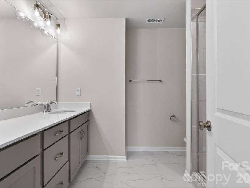 228 Ferebee Place, Charlotte, NC 28213.  MLS# CAR4335382, YatesRealty ID 2640. Premier Bath