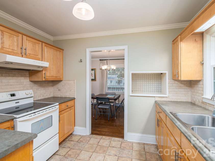414 Elizabeth Street, Gastonia, NC 28054.  MLS# CAR4387556, YatesRealty ID 26400. 