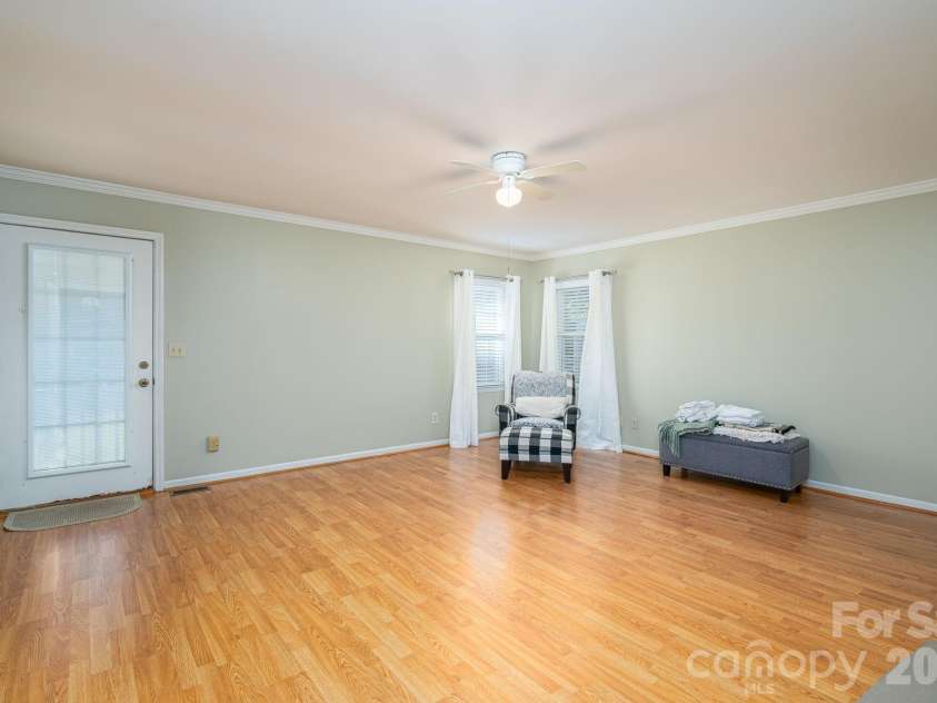 414 Elizabeth Street, Gastonia, NC 28054.  MLS# CAR4387556, YatesRealty ID 26400. 