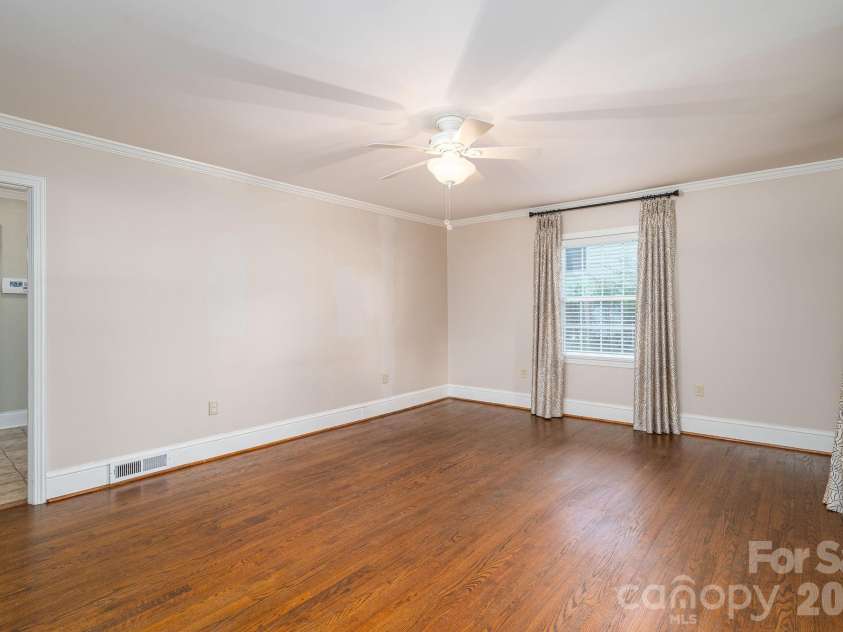 414 Elizabeth Street, Gastonia, NC 28054.  MLS# CAR4387556, YatesRealty ID 26400. 