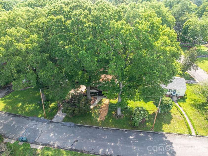 414 Elizabeth Street, Gastonia, NC 28054.  MLS# CAR4387556, YatesRealty ID 26400. 