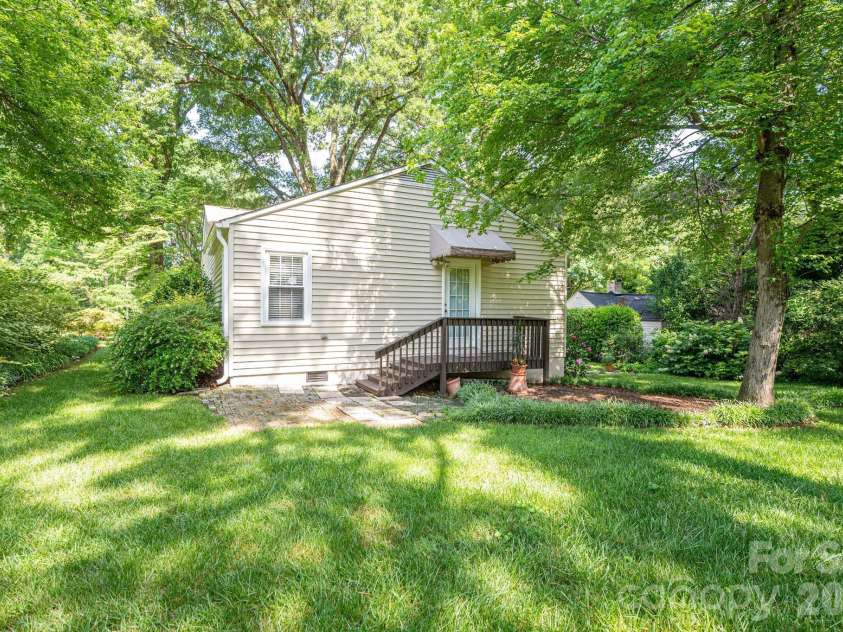 414 Elizabeth Street, Gastonia, NC 28054.  MLS# CAR4387556, YatesRealty ID 26400. 