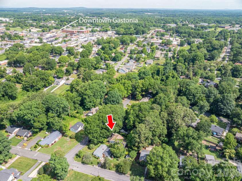 414 Elizabeth Street, Gastonia, NC 28054.  MLS# CAR4387556, YatesRealty ID 26400. 