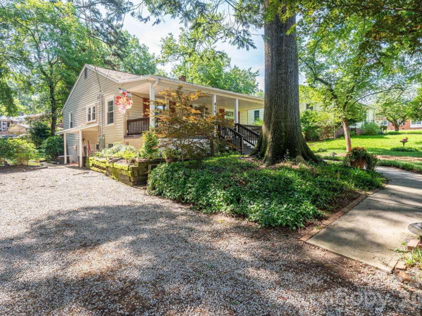 414 Elizabeth Street, Gastonia, NC 28054.  MLS# CAR4387556, YatesRealty ID 26400. 