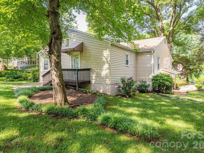 414 Elizabeth Street, Gastonia, NC 28054.  MLS# CAR4387556, YatesRealty ID 26400. 