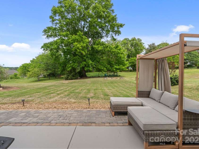 176 Jennymarie Road, Mooresville, NC 28115.  MLS# CAR4249290, YatesRealty ID 26401. Beautiful Backyard