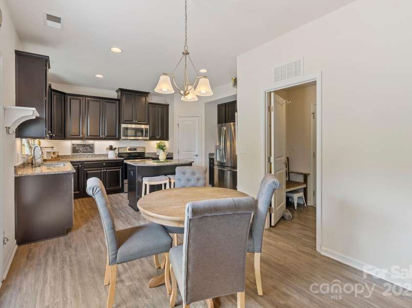 176 Jennymarie Road, Mooresville, NC 28115.  MLS# CAR4249290, YatesRealty ID 26401. Eating Area