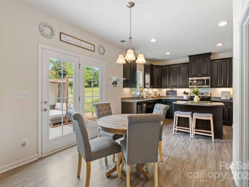 176 Jennymarie Road, Mooresville, NC 28115.  MLS# CAR4249290, YatesRealty ID 26401. Eating Area & Kitchen