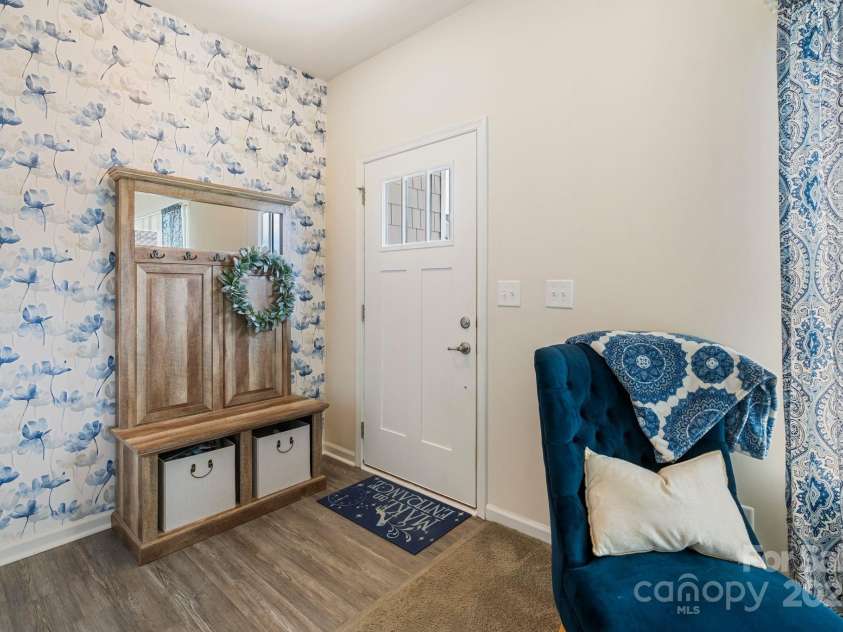 176 Jennymarie Road, Mooresville, NC 28115.  MLS# CAR4249290, YatesRealty ID 26401. Entry