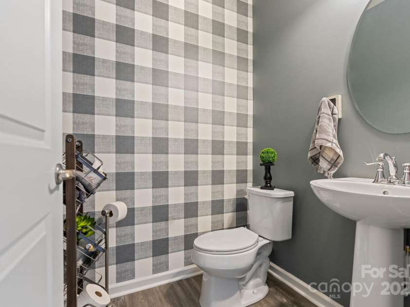 176 Jennymarie Road, Mooresville, NC 28115.  MLS# CAR4249290, YatesRealty ID 26401. Half Bathroom