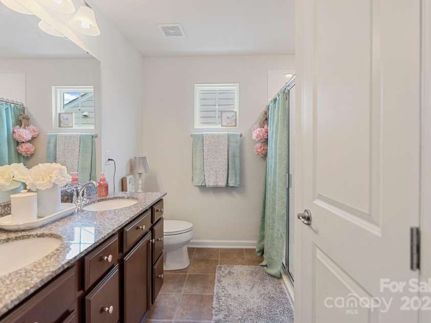 176 Jennymarie Road, Mooresville, NC 28115.  MLS# CAR4249290, YatesRealty ID 26401. Primary Bathroom