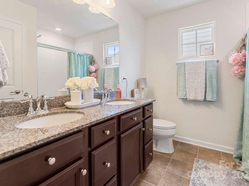 176 Jennymarie Road, Mooresville, NC 28115.  MLS# CAR4249290, YatesRealty ID 26401. Primary Bathroom