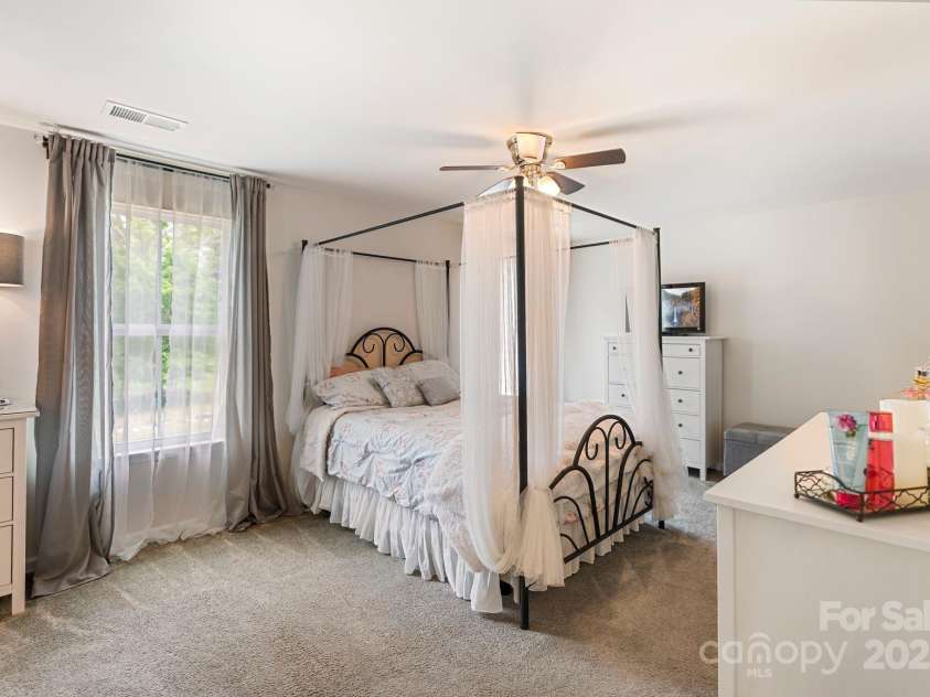 176 Jennymarie Road, Mooresville, NC 28115.  MLS# CAR4249290, YatesRealty ID 26401. Primary Suite