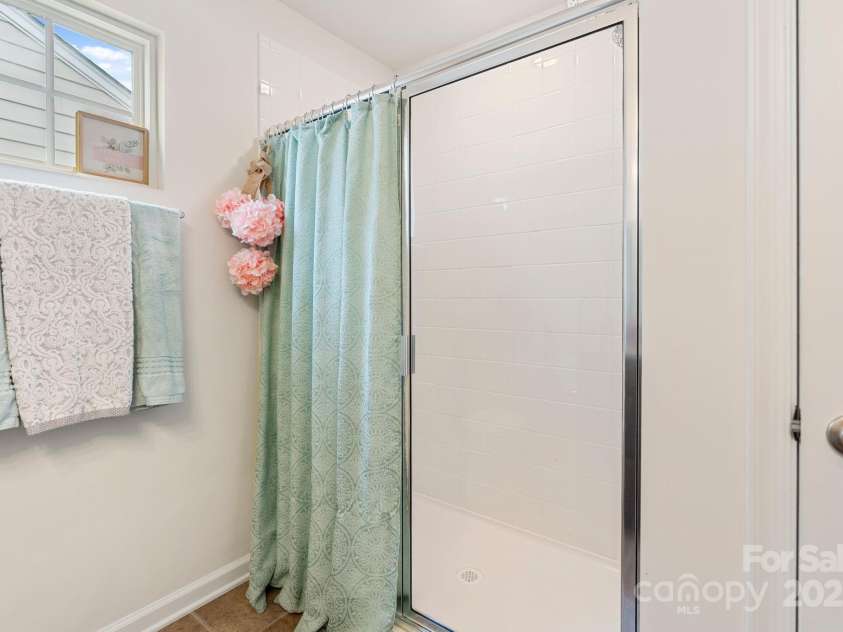 176 Jennymarie Road, Mooresville, NC 28115.  MLS# CAR4249290, YatesRealty ID 26401. Shower