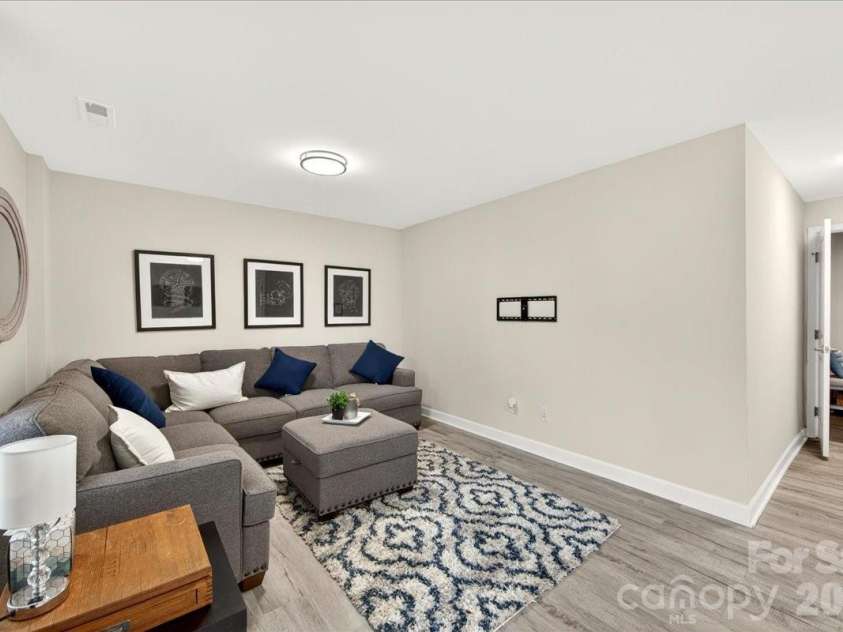 2662 Grantham Place Drive, Fort Mill, SC 29715.  MLS# CAR4386489, YatesRealty ID 26402. 