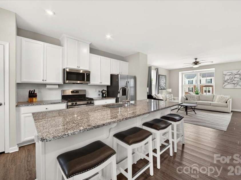 2662 Grantham Place Drive, Fort Mill, SC 29715.  MLS# CAR4386489, YatesRealty ID 26402. 