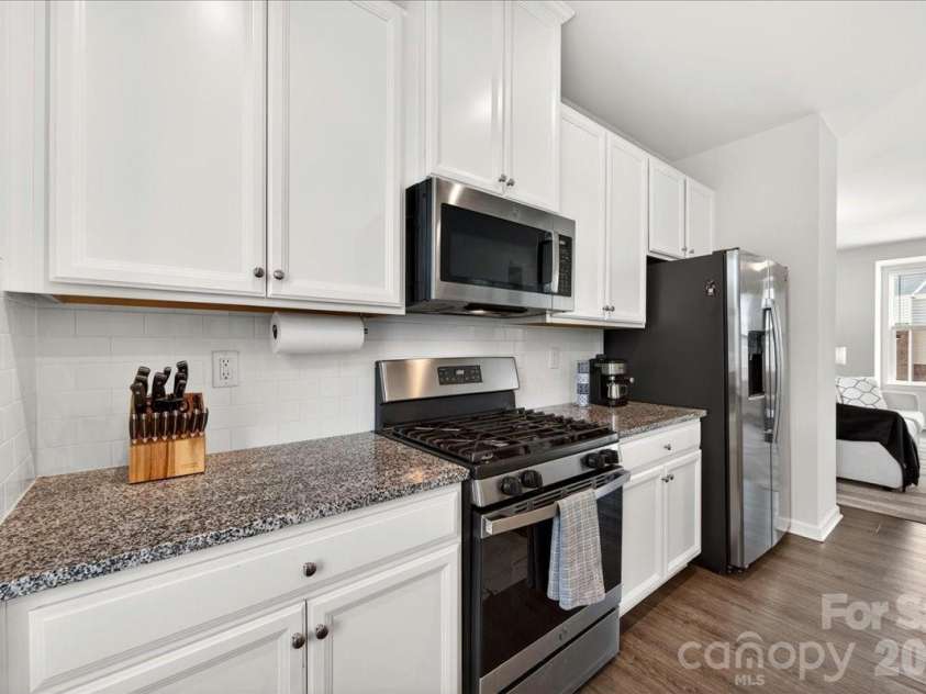 2662 Grantham Place Drive, Fort Mill, SC 29715.  MLS# CAR4386489, YatesRealty ID 26402. 