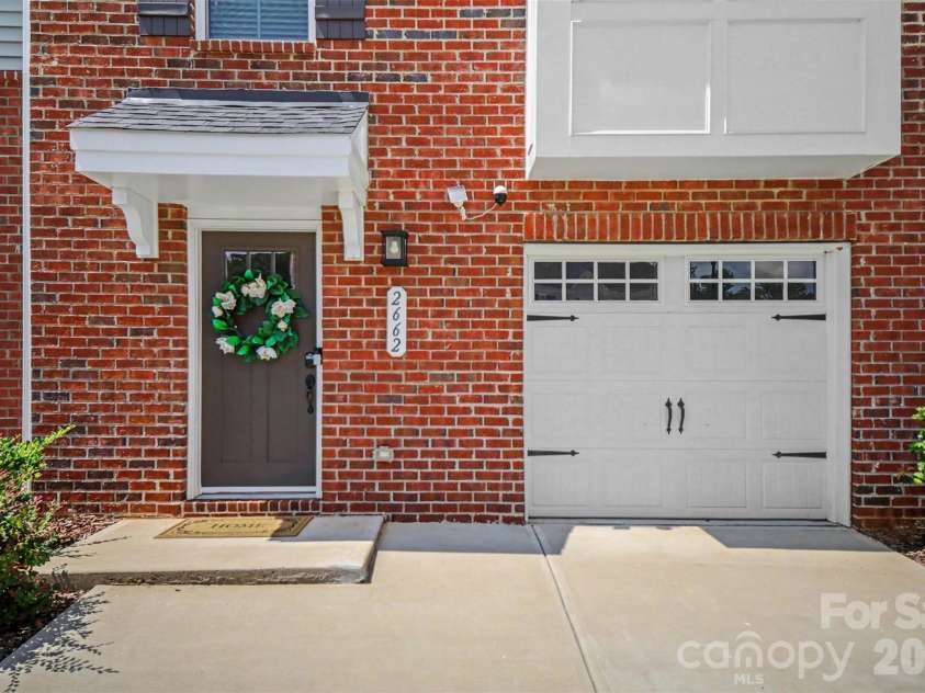 2662 Grantham Place Drive, Fort Mill, SC 29715.  MLS# CAR4415744, YatesRealty ID 26402. 
