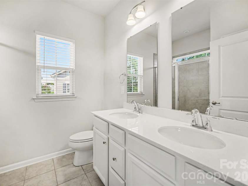 2662 Grantham Place Drive, Fort Mill, SC 29715.  MLS# CAR4415744, YatesRealty ID 26402. 