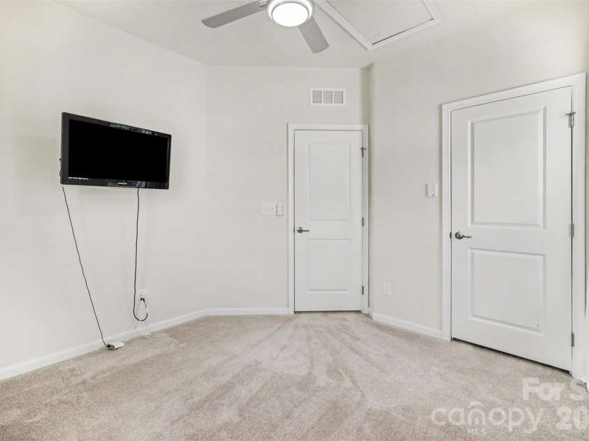2662 Grantham Place Drive, Fort Mill, SC 29715.  MLS# CAR4415744, YatesRealty ID 26402. 